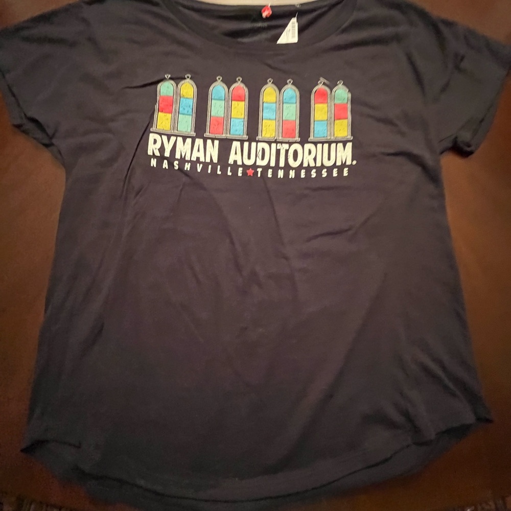 Ryman Auditorium women’s T-Shirt NWT 🎼🤠